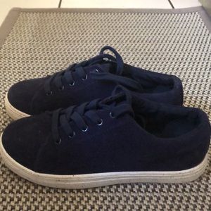 Crewcuts tennis shoes, Size 5 boys NWOT. Navy blue Corduroy